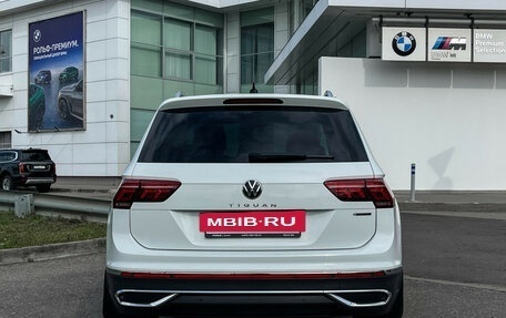 Volkswagen Tiguan II, 2021 год, 2 997 000 рублей, 6 фотография