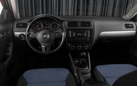 Volkswagen Jetta VI, 2013 год, 899 000 рублей, 6 фотография