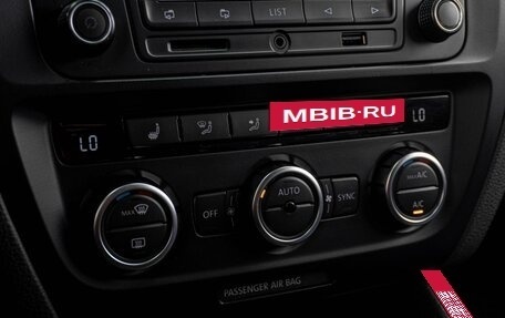 Volkswagen Jetta VI, 2013 год, 899 000 рублей, 14 фотография