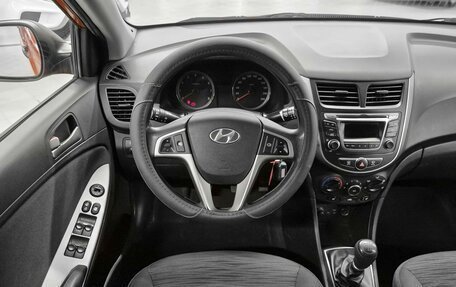 Hyundai Solaris II рестайлинг, 2015 год, 889 000 рублей, 11 фотография