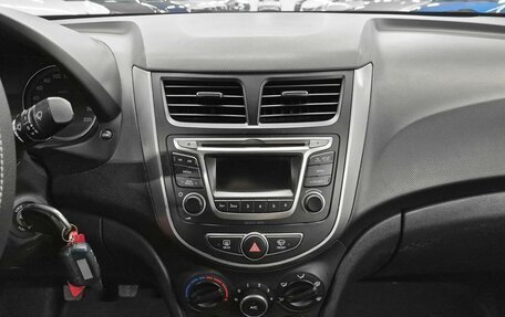 Hyundai Solaris II рестайлинг, 2015 год, 889 000 рублей, 13 фотография