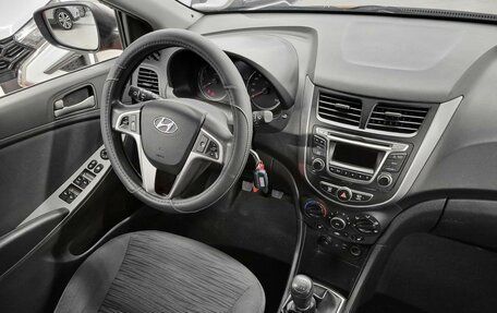Hyundai Solaris II рестайлинг, 2015 год, 889 000 рублей, 9 фотография