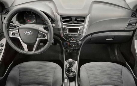 Hyundai Solaris II рестайлинг, 2015 год, 889 000 рублей, 10 фотография