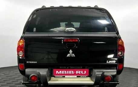 Mitsubishi L200 IV рестайлинг, 2011 год, 2 230 000 рублей, 7 фотография