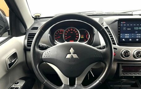 Mitsubishi L200 IV рестайлинг, 2011 год, 2 230 000 рублей, 15 фотография