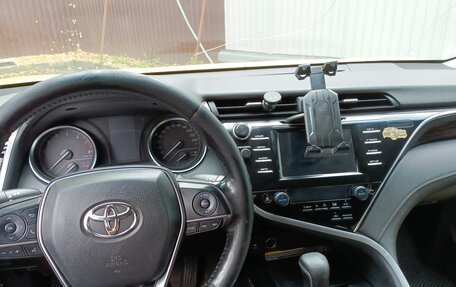 Toyota Camry, 2019 год, 1 800 000 рублей, 11 фотография