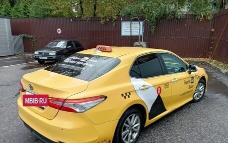 Toyota Camry, 2019 год, 1 800 000 рублей, 7 фотография