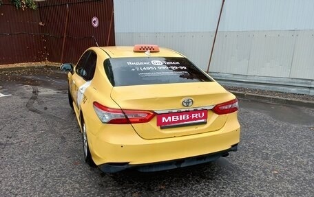 Toyota Camry, 2019 год, 1 800 000 рублей, 8 фотография