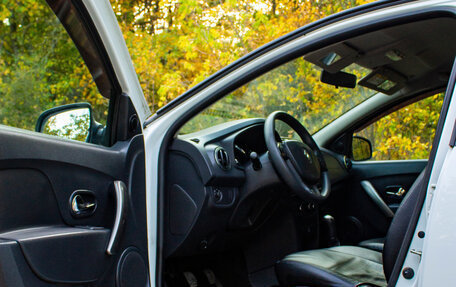Renault Logan II, 2014 год, 700 000 рублей, 10 фотография