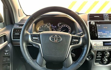 Toyota Land Cruiser Prado 150 рестайлинг 2, 2018 год, 4 860 000 рублей, 11 фотография