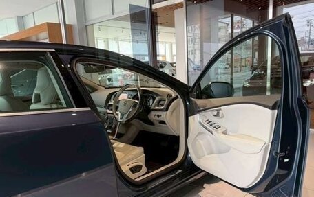 Volvo V40 II рестайлинг, 2019 год, 990 001 рублей, 6 фотография