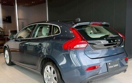 Volvo V40 II рестайлинг, 2019 год, 990 001 рублей, 2 фотография