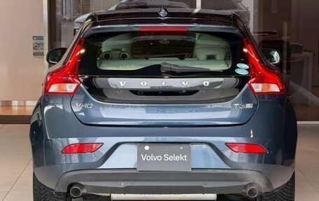 Volvo V40 II рестайлинг, 2019 год, 990 001 рублей, 3 фотография