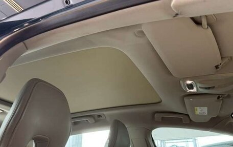 Volvo V40 II рестайлинг, 2019 год, 990 001 рублей, 14 фотография