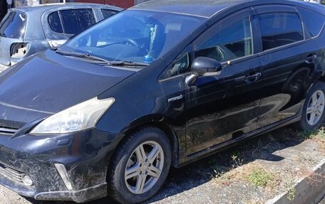 Toyota Prius, 2011 год, 650 000 рублей, 2 фотография