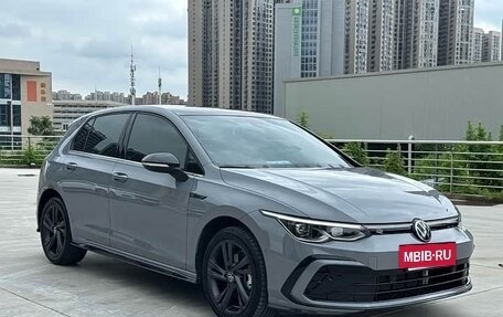 Volkswagen Golf VIII, 2023 год, 1 940 000 рублей, 3 фотография