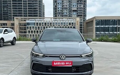 Volkswagen Golf VIII, 2023 год, 1 940 000 рублей, 2 фотография