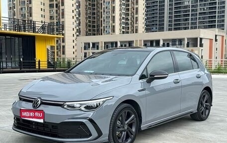 Volkswagen Golf VIII, 2023 год, 1 940 000 рублей, 1 фотография