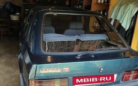 Ford Escort III, 1985 год, 100 000 рублей, 2 фотография