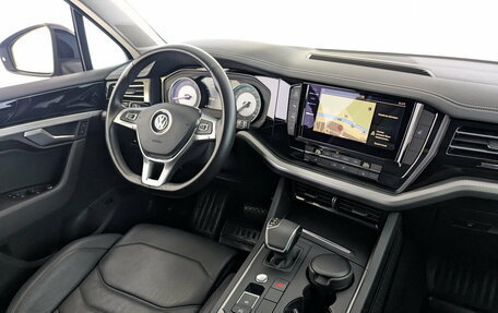Volkswagen Touareg III, 2019 год, 5 205 000 рублей, 30 фотография