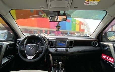 Toyota RAV4, 2017 год, 2 575 000 рублей, 7 фотография