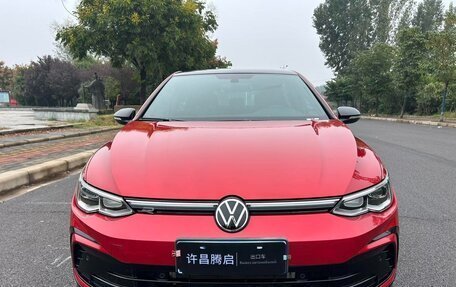 Volkswagen Golf VIII, 2023 год, 1 630 000 рублей, 2 фотография