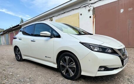 Nissan Leaf II, 2017 год, 1 650 000 рублей, 3 фотография