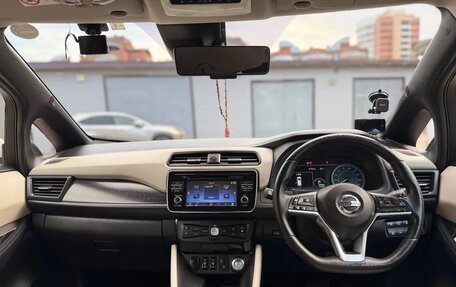 Nissan Leaf II, 2017 год, 1 650 000 рублей, 8 фотография