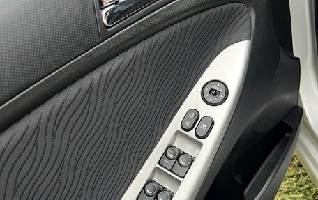Hyundai Solaris II рестайлинг, 2012 год, 810 000 рублей, 9 фотография
