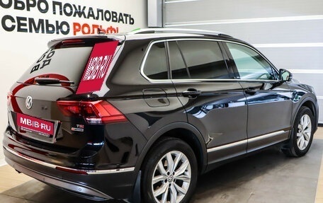 Volkswagen Tiguan II, 2017 год, 2 250 000 рублей, 4 фотография