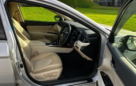 Toyota Camry, 2019 год, 2 250 000 рублей, 9 фотография