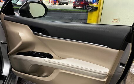 Toyota Camry, 2019 год, 2 250 000 рублей, 18 фотография
