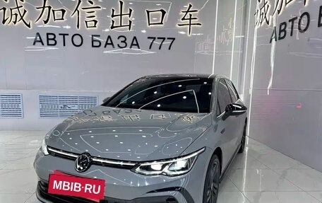 Volkswagen Golf VIII, 2022 год, 1 980 000 рублей, 2 фотография