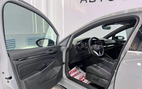 Volkswagen Golf VIII, 2022 год, 1 980 000 рублей, 6 фотография