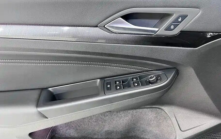 Volkswagen Golf VIII, 2022 год, 1 980 000 рублей, 8 фотография