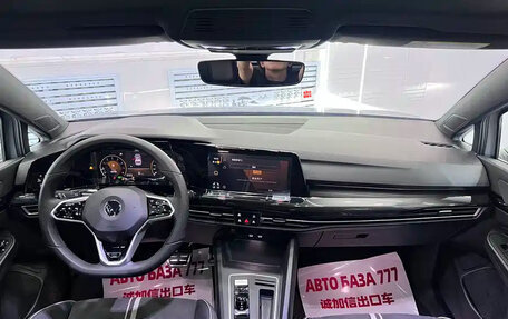Volkswagen Golf VIII, 2022 год, 1 980 000 рублей, 7 фотография