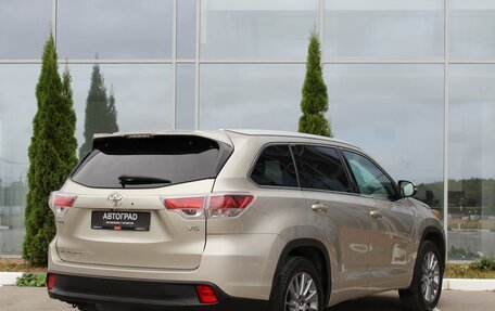 Toyota Highlander III, 2014 год, 3 280 000 рублей, 4 фотография