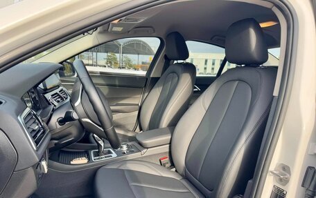BMW 1 серия, 2023 год, 1 810 000 рублей, 12 фотография