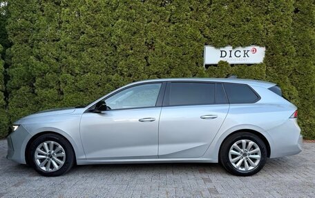 Opel Astra, 2023 год, 2 850 000 рублей, 4 фотография