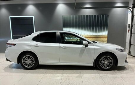 Toyota Camry, 2021 год, 2 399 000 рублей, 6 фотография