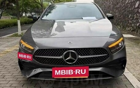 Mercedes-Benz A-Класс, 2022 год, 1 729 000 рублей, 2 фотография