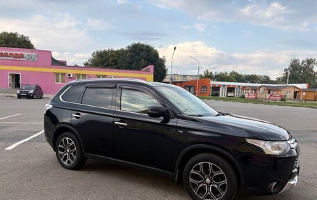 Mitsubishi Outlander III рестайлинг 3, 2014 год, 1 500 000 рублей, 3 фотография