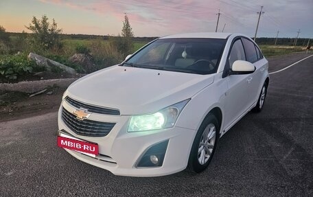 Chevrolet Cruze II, 2013 год, 760 000 рублей, 3 фотография