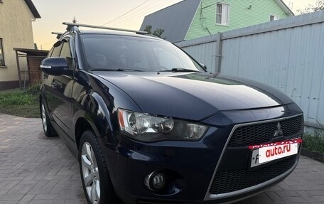 Mitsubishi Outlander III рестайлинг 3, 2010 год, 900 000 рублей, 5 фотография