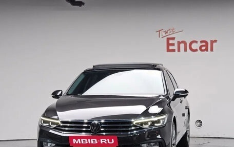 Volkswagen Passat B8 рестайлинг, 2022 год, 1 933 000 рублей, 2 фотография