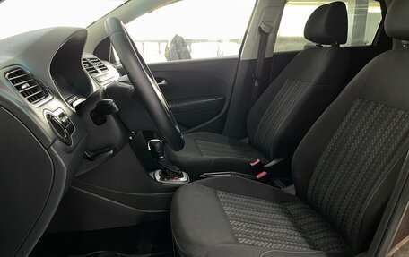 Volkswagen Polo VI (EU Market), 2015 год, 909 000 рублей, 17 фотография