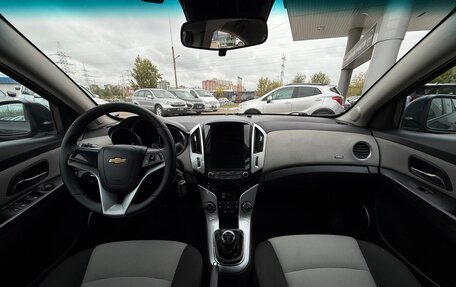 Chevrolet Cruze II, 2013 год, 690 000 рублей, 10 фотография