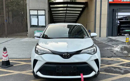 Toyota C-HR I рестайлинг, 2024 год, 2 830 070 рублей, 2 фотография