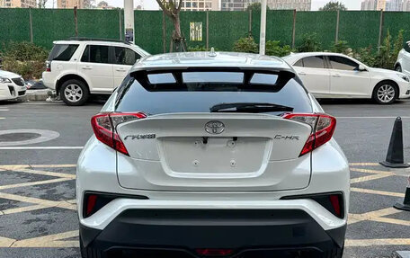 Toyota C-HR I рестайлинг, 2024 год, 2 830 070 рублей, 8 фотография