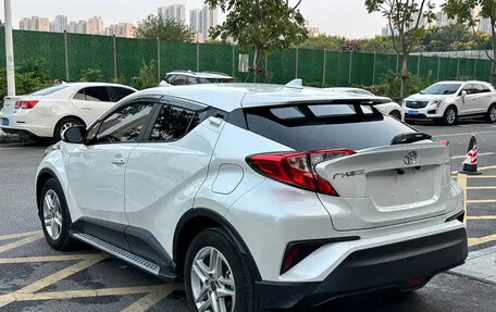 Toyota C-HR I рестайлинг, 2024 год, 2 830 070 рублей, 9 фотография